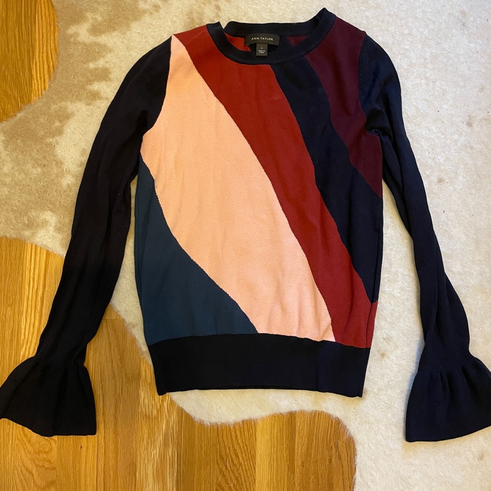 Ann Taylor size small light sweater